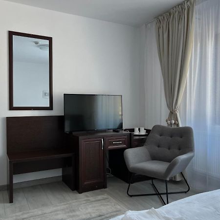 Hotel Mara Brăila Esterno foto
