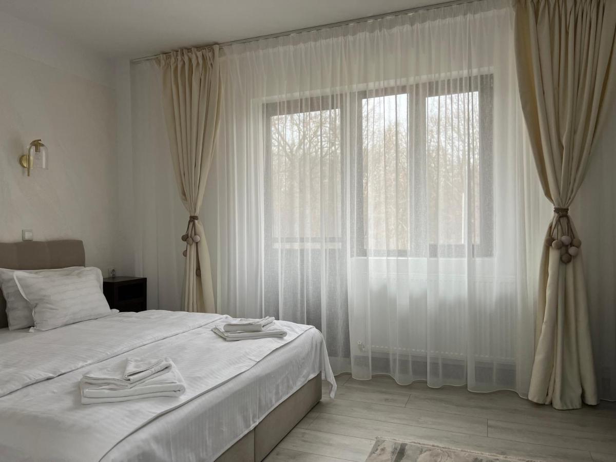 Hotel Mara Brăila Esterno foto
