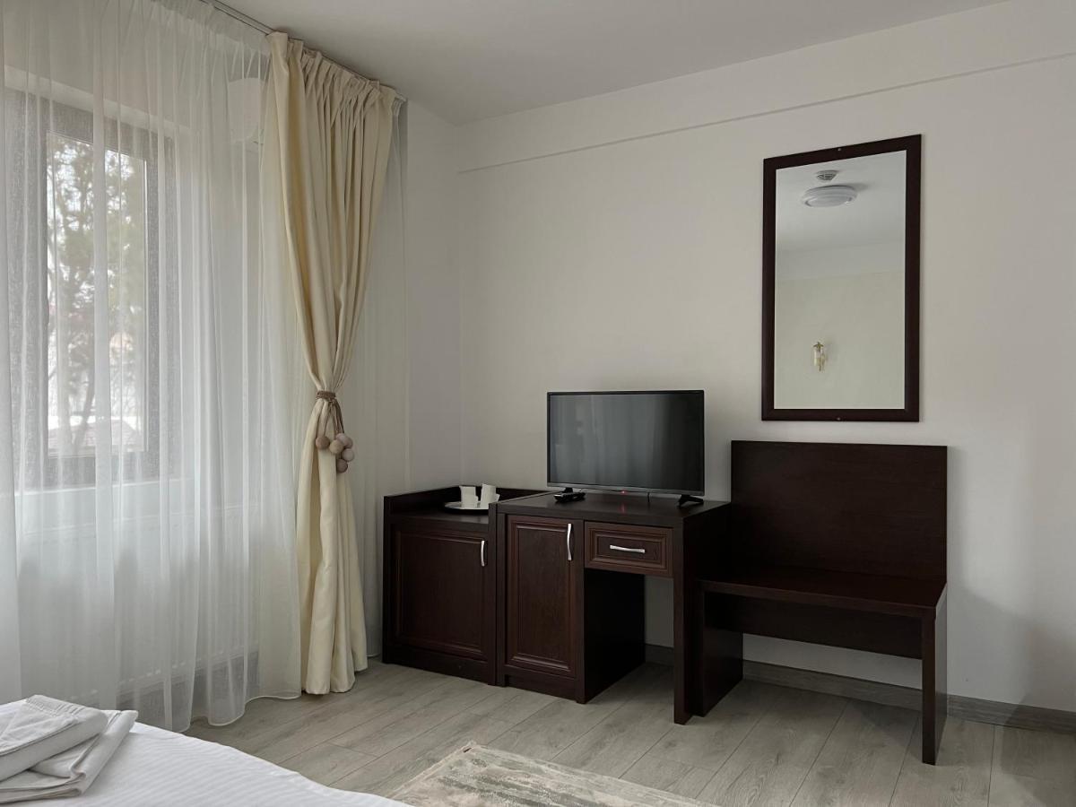 Hotel Mara Brăila Esterno foto