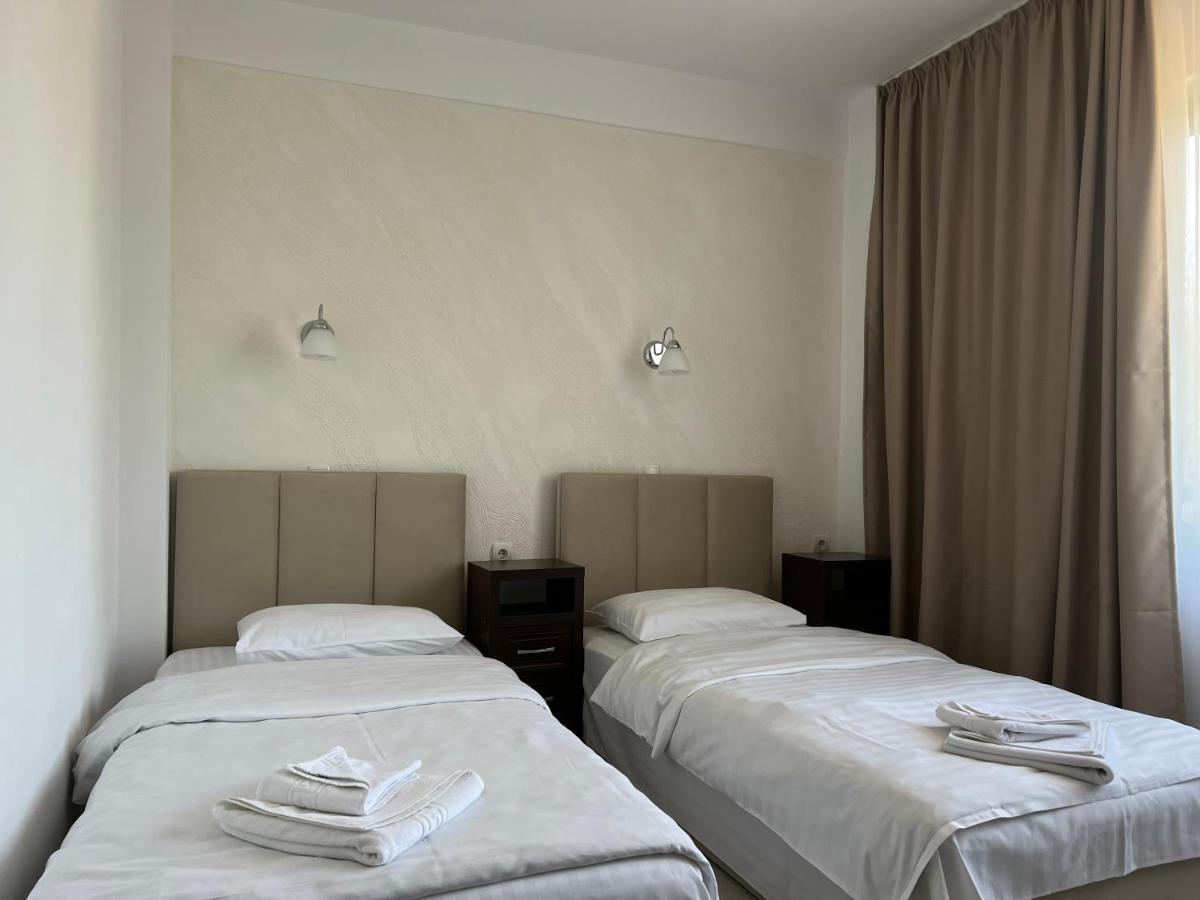 Hotel Mara Brăila Esterno foto